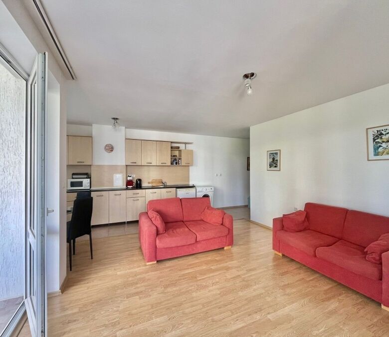 Bright 1-bedroom apartment with sea views in Riviera Fort, Ravda, offering 86 sq.m. of comfortable l.