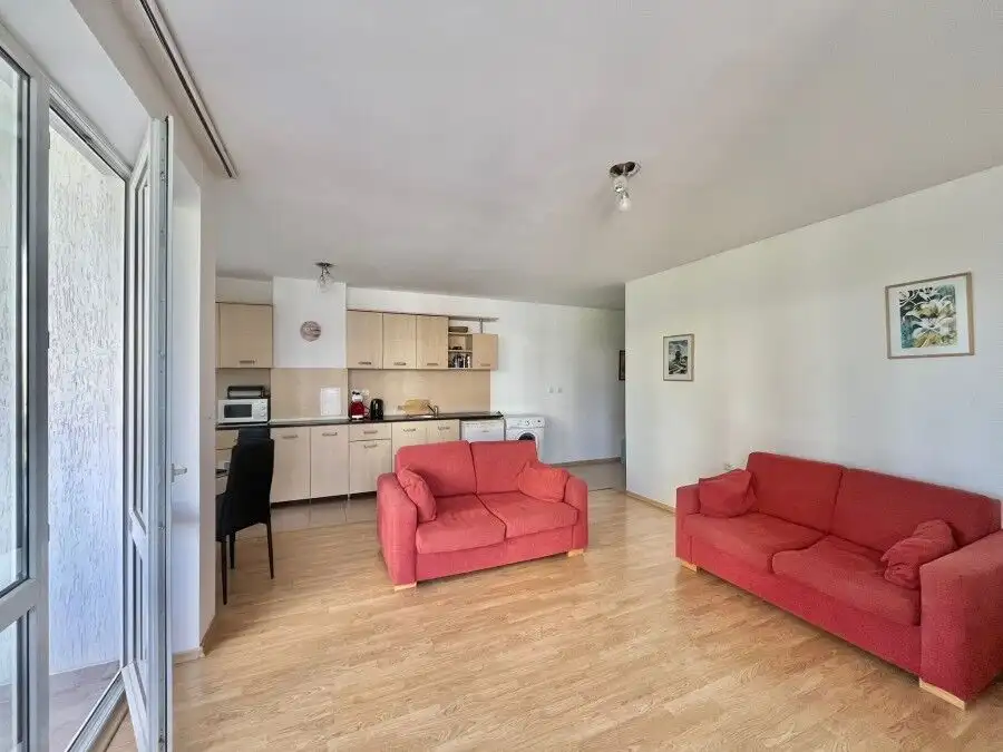 Bright 1-bedroom apartment with sea views in Riviera Fort, Ravda, offering 86 sq.m. of comfortable l.
