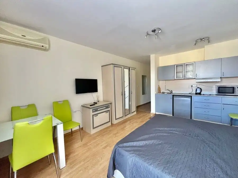 Bright studio apartment with open-plan living area and kitchenette in Riviera Fort, Ravda.