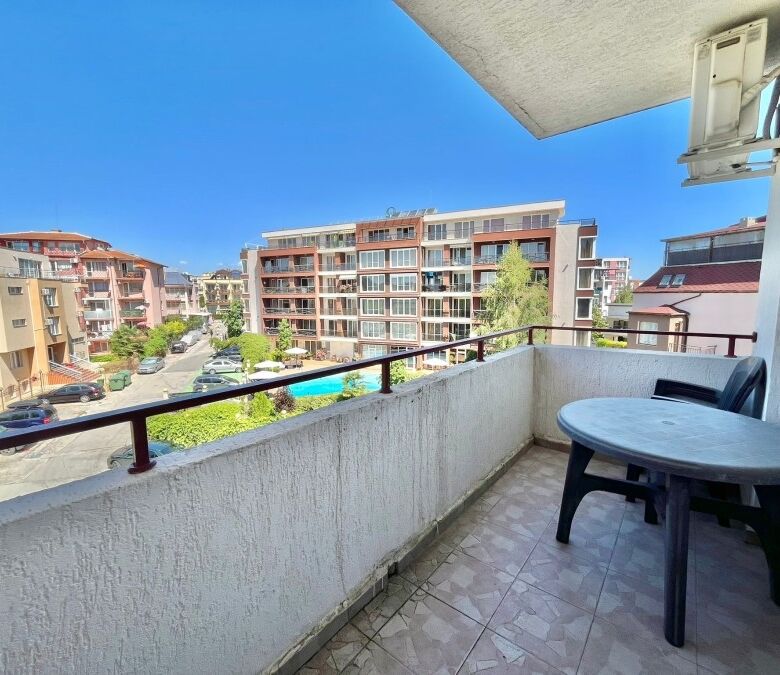 Studio apartment with balcony in Riviera Fort, Ravda.