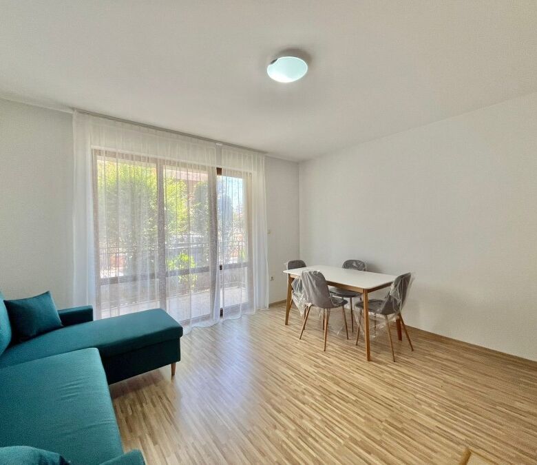 Modern 1-bedroom ground floor apartment with sea views in Ravda, just 20 meters from the beach.