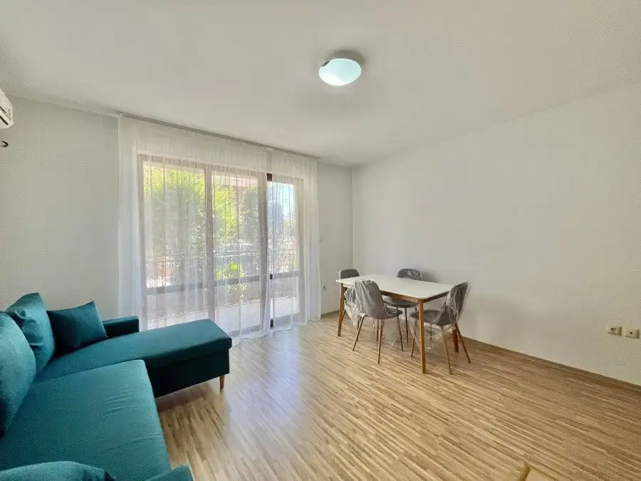 Modern 1-bedroom ground floor apartment with sea views in Ravda, just 20 meters from the beach.