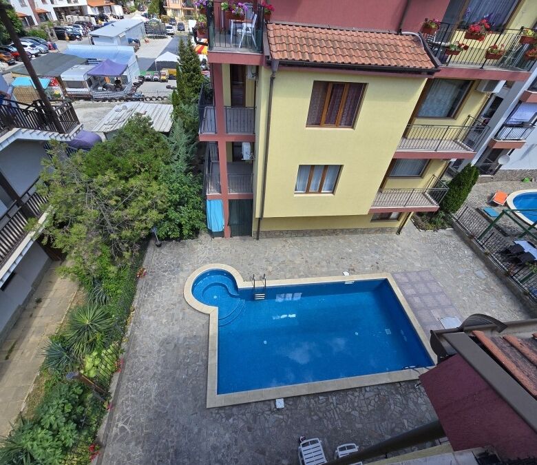 Modern 1-bedroom apartment near the sea with a private pool in Ravda complex Tili. Perfect for comfo.