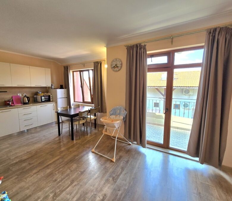 Bright interior of a 1-bedroom apartment in Ravda, just 80 meters from the beach.