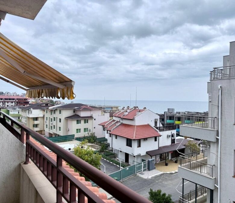 Bright sea view apartment near Sveti Vlas beach.