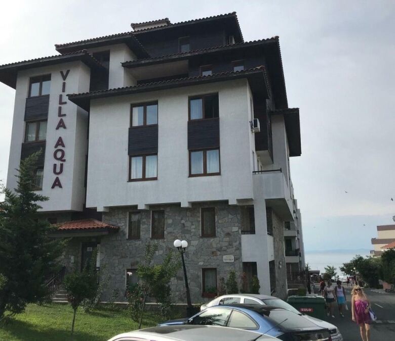 Sea view 1-bedroom apartment in Villa Aqua, Sveti Vlas, close to the beach.