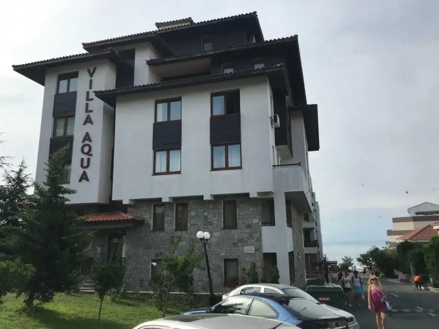 Sea view 1-bedroom apartment in Villa Aqua, Sveti Vlas, close to the beach.