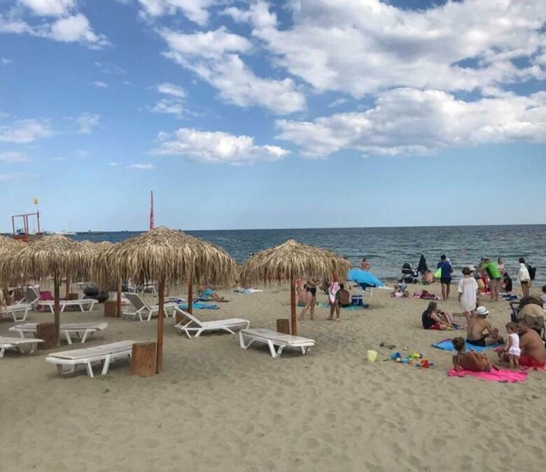 Sea view 1-bedroom apartment in Sveti Vlas, just 150m from the beach, with stunning ocean scenery.