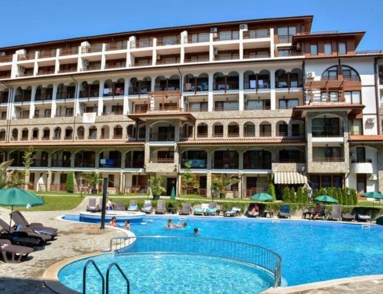 Bright 1 BED apartment, 69 sq.m., in Olymp, Sveti Vlas, 150 m to the sea.