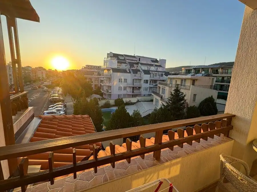 Bright 1-bedroom apartment in Olymp, Sveti Vlas, just 150m from the sea.