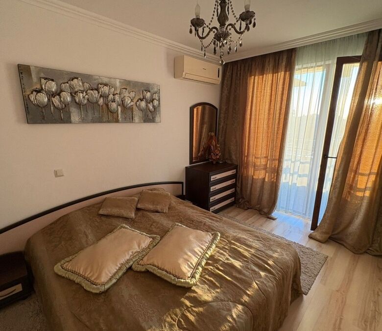 Cozy 1-bedroom apartment near the sea in Sveti Vlas, Bulgaria.