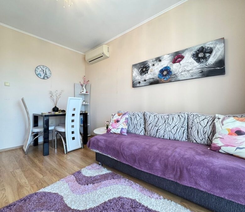 Comfortable 1-bedroom apartment in Izida Palace Spa complex, Sunny Beach, with modern furnishings an.