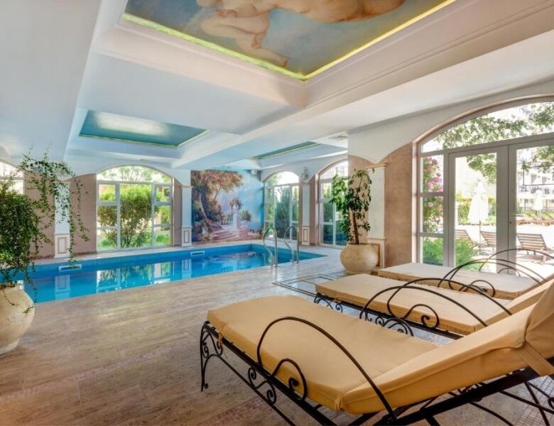Spacious 1-bedroom apartment in Izida Palace Spa complex, Sunny Beach, with modern amenities and acc.