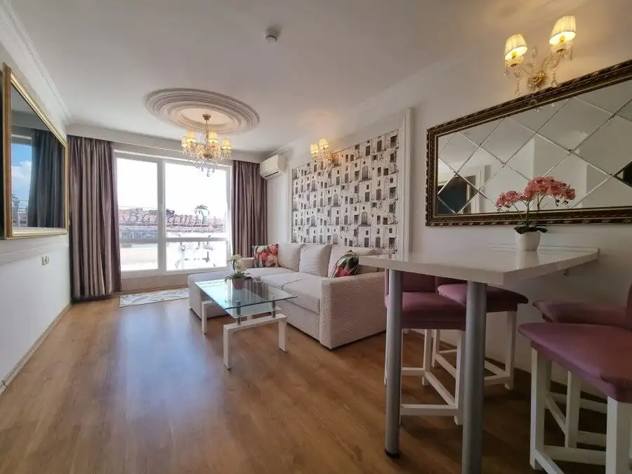 Floor apartment with large terrace and stunning sea views in Sunny Beach center.