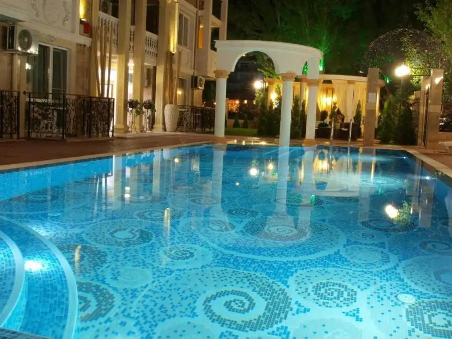 Floor apartment with panoramic views and spacious terrace in Sunny Beach.