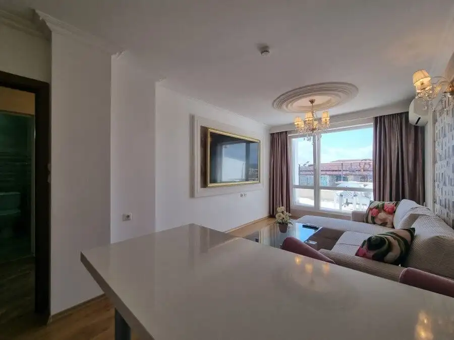 Floor apartment with large terrace and stunning sea views in Sunny Beach center.
