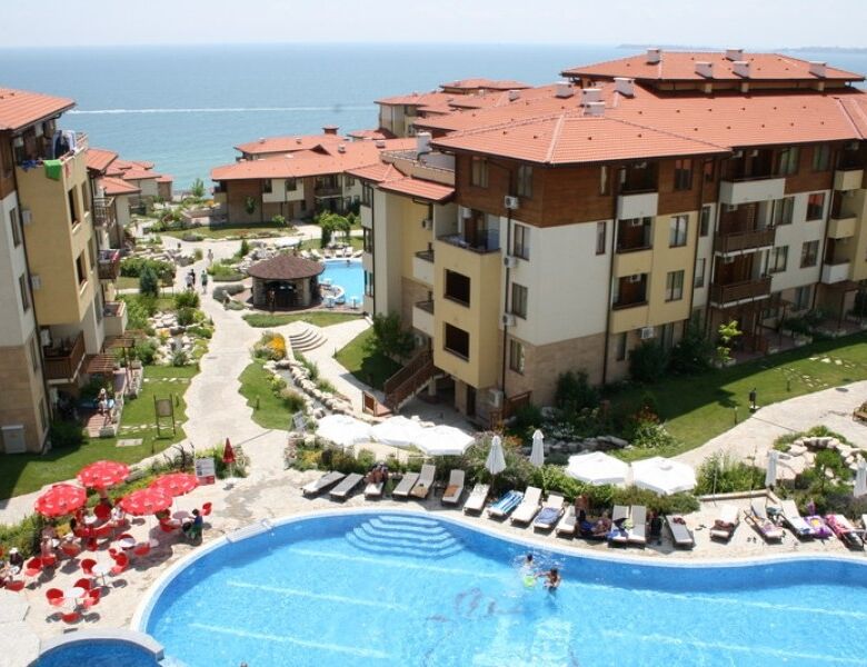 Bright 1 BED sea view apartment in Garden of Eden, Sveti Vlas, with modern amenities and stunning co.