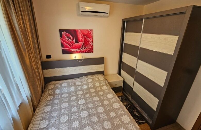 Bright bedroom with sea views and modern furnishings in Garden of Eden. Perfect for relaxing holiday.