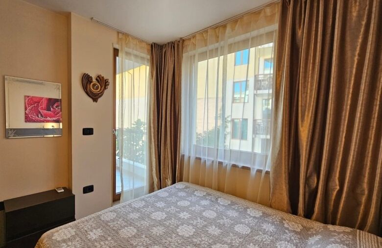 Bright 1-bedroom apartment with sea views in Garden of Eden, Sveti Vlas.