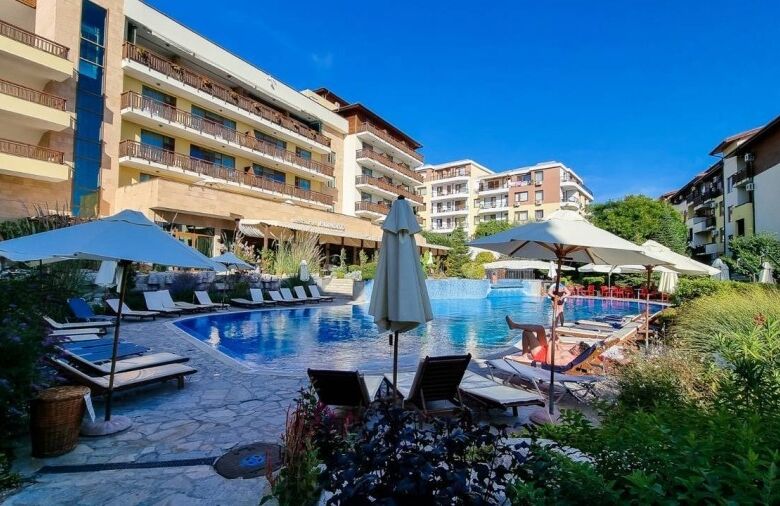 Modern 1-bedroom apartment with sea views in Garden of Eden, Sveti Vlas.
