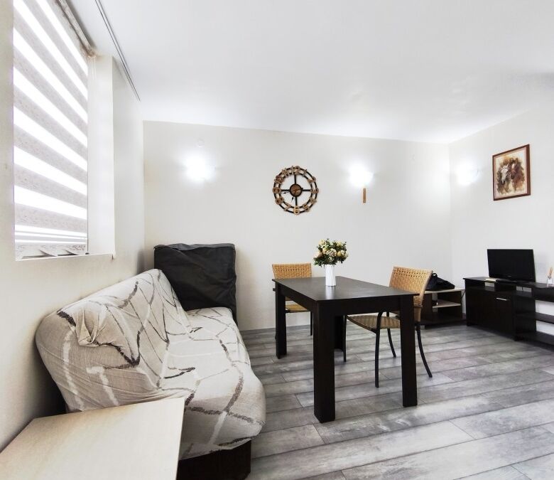 Bright 1-bedroom apartment in Semiramida Gardens, Sunny Beach, with contemporary furnishings.