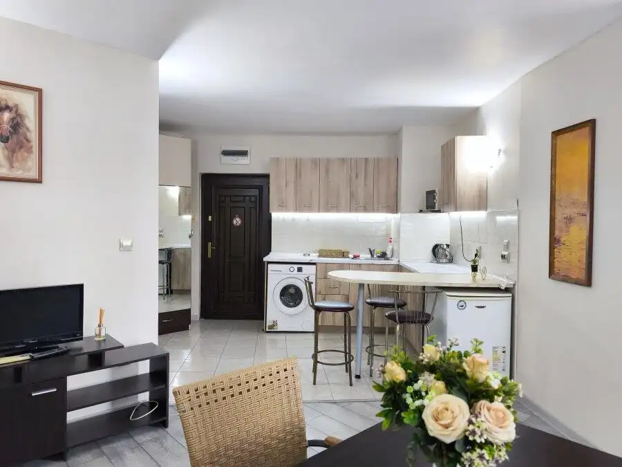 Bright 1-bedroom apartment with modern renovation in Semiramida Gardens, central Sunny Beach.