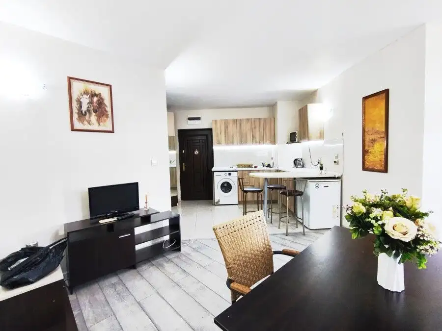 Modern 1-bedroom apartment with stylish interiors in Semiramida Gardens, Sunny Beach.