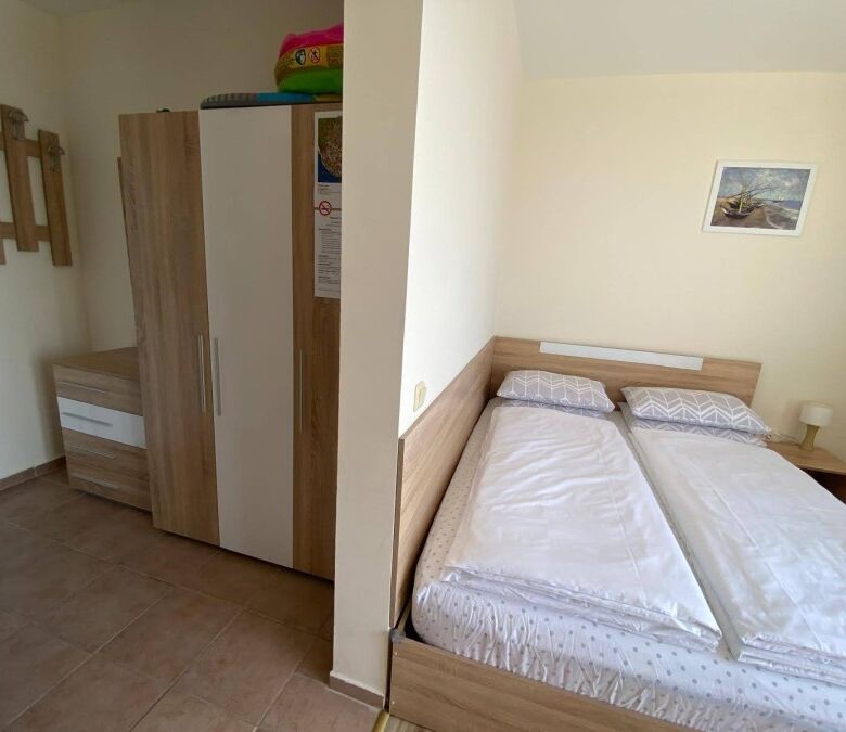 Bright studio apartment offering stunning sea views and a spacious terrace in Crown Fort, Sveti Vlas.