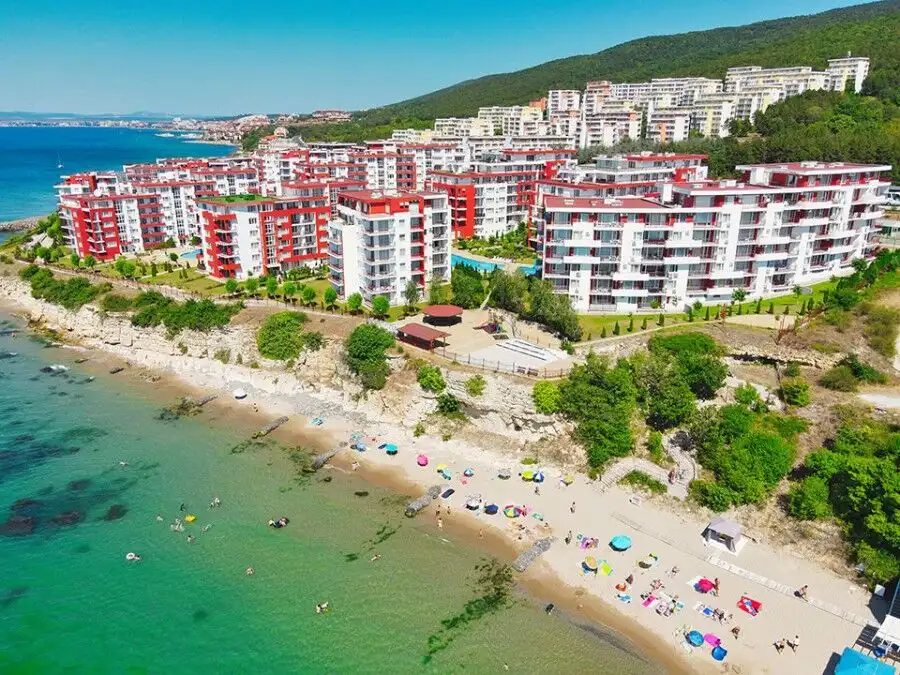 Bright studio apartment with stunning sea views and a large terrace in Crown Fort, Sveti Vlas, just.