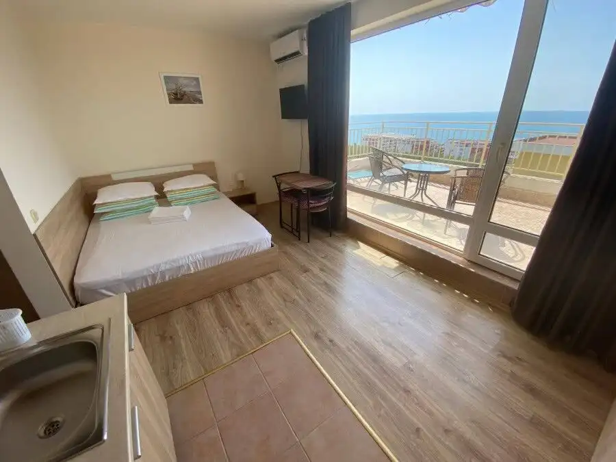 Bright studio apartment with stunning sea views and spacious terrace in Sveti Vlas.