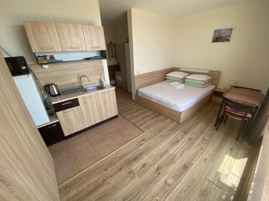 Bright studio apartment with sea views, 48 sq.m., large terrace, in Crown Fort, Sveti Vlas, just 200.