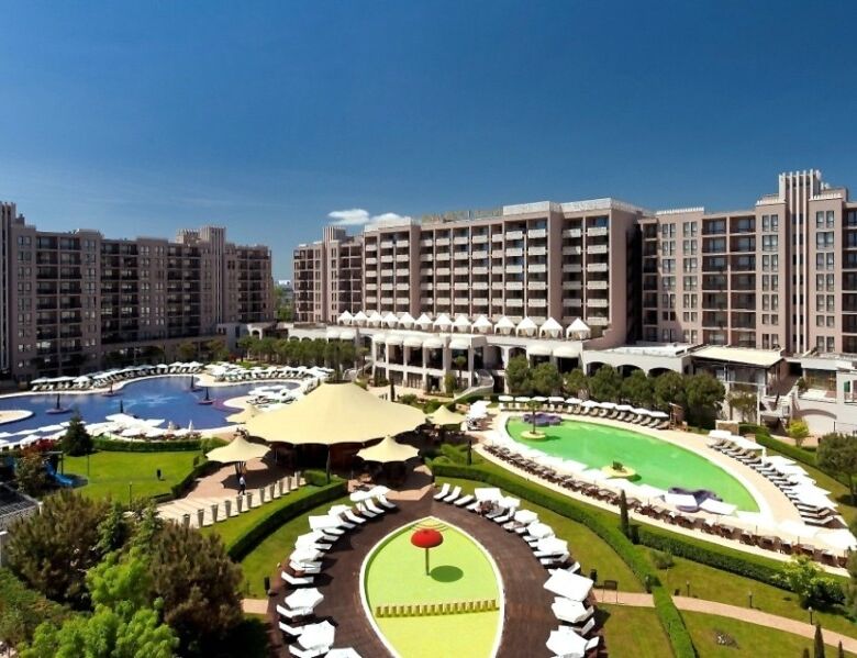 Luxury 1-bedroom apartment at Royal Beach Barcelo, Sunny Beach, with pool and garden views.