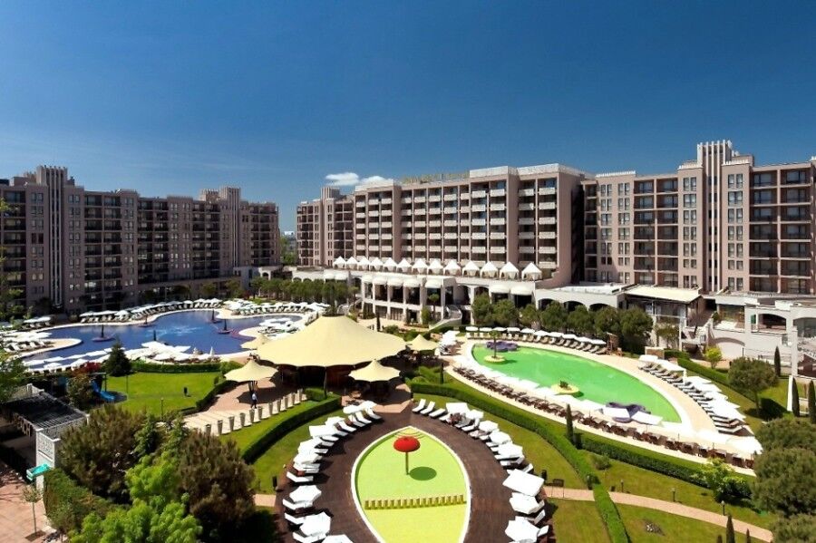 Luxury Royal Beach Barcelo Apartments in Sunny Beach Luxury 1-bedroom apartment at Royal Beach Barcelo, Sunny Beach, with pool and garden views.