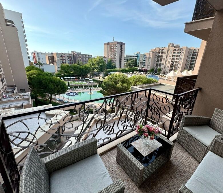 Apartment with pool view, 71 sq.m., in Barcelo Royal Beach, Sunny Beach.