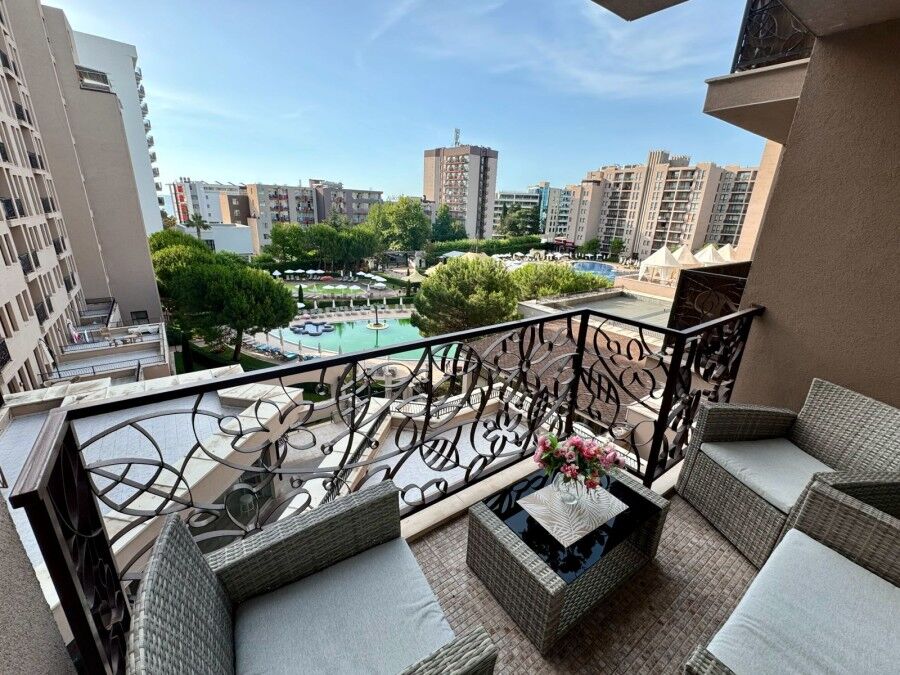 Apartment with pool view, 71 sq.m., in Barcelo Royal Beach, Sunny Beach.