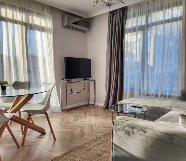 Sea view 1-bedroom apartment in Sveti Vlas, Bulgaria, close to the beach. Modern interior with livin.