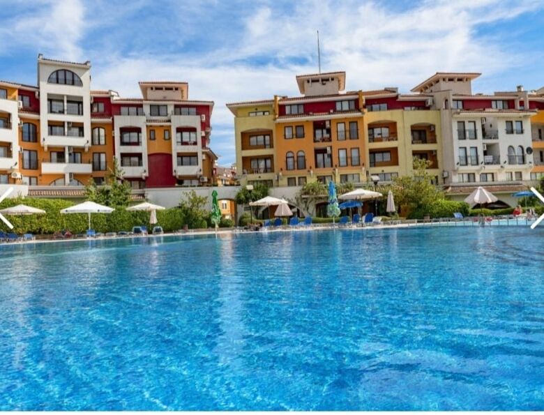 Spacious 1-bedroom sea front apartment with pool view, 86 sq.m., 2 balconies, in Marina Cape, Aheloy.