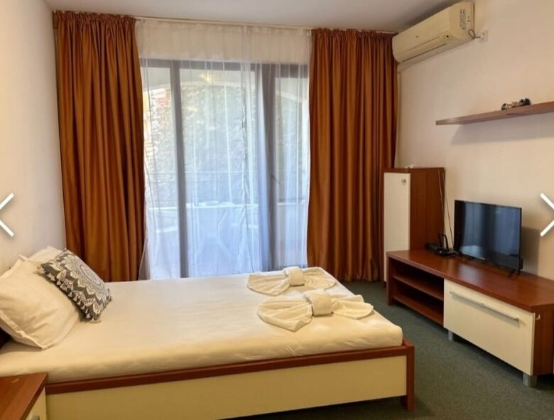 Sea view 1-bedroom apartment with balcony in Marina Cape, Aheloy.