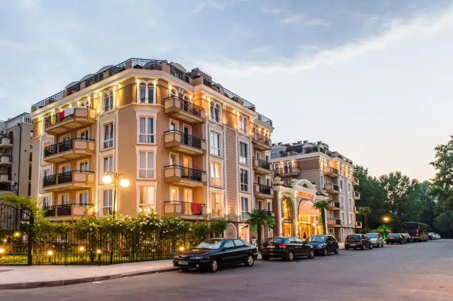 Furnished studio apartment, 29 sq.m., in spa complex Dawn Park Deluxe, Sunny Beach.