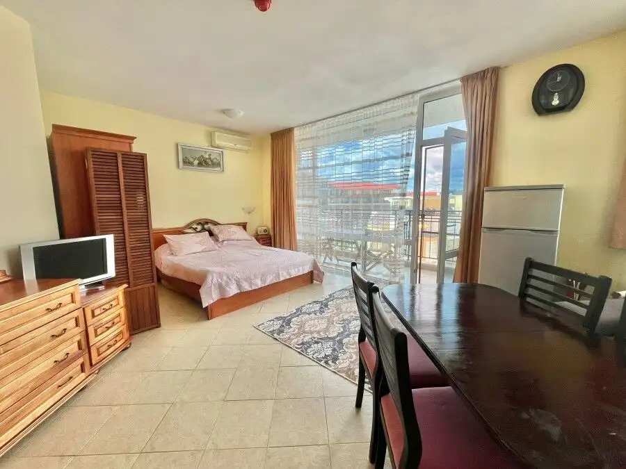 Bright studio apartment with balcony in Sunny Beach. Perfect for relaxation and easy access to ameni.