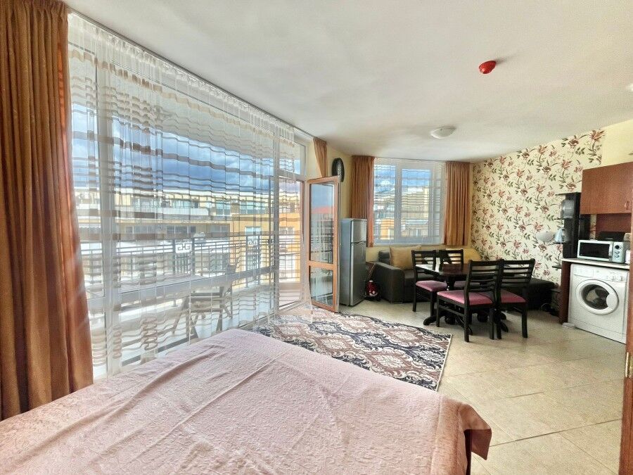 Spacious studio in Karolina spa complex Bright studio with balcony in Sunny Beach resort.