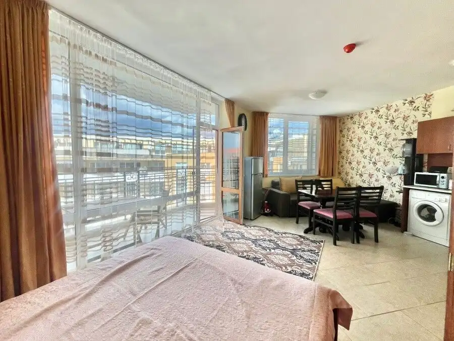 Bright studio with balcony in Sunny Beach resort.