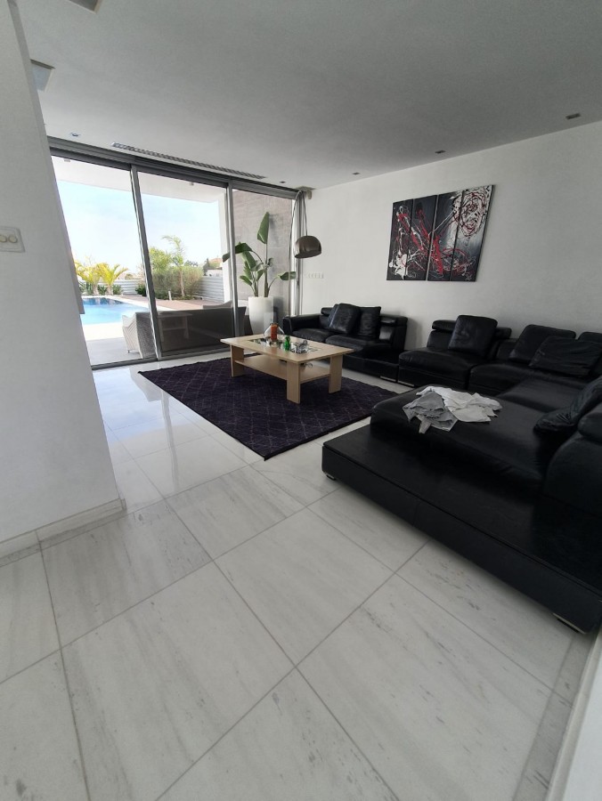 358139-detached-villa-for-sale-in-panthea_full