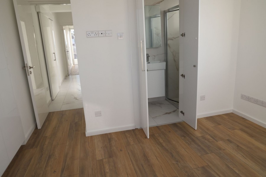 362373-apartment-for-sale-in-larnaca_full