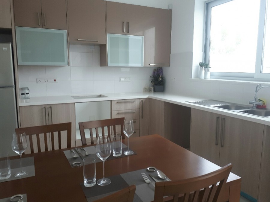 372045-town-house-for-sale-in-select-location_full