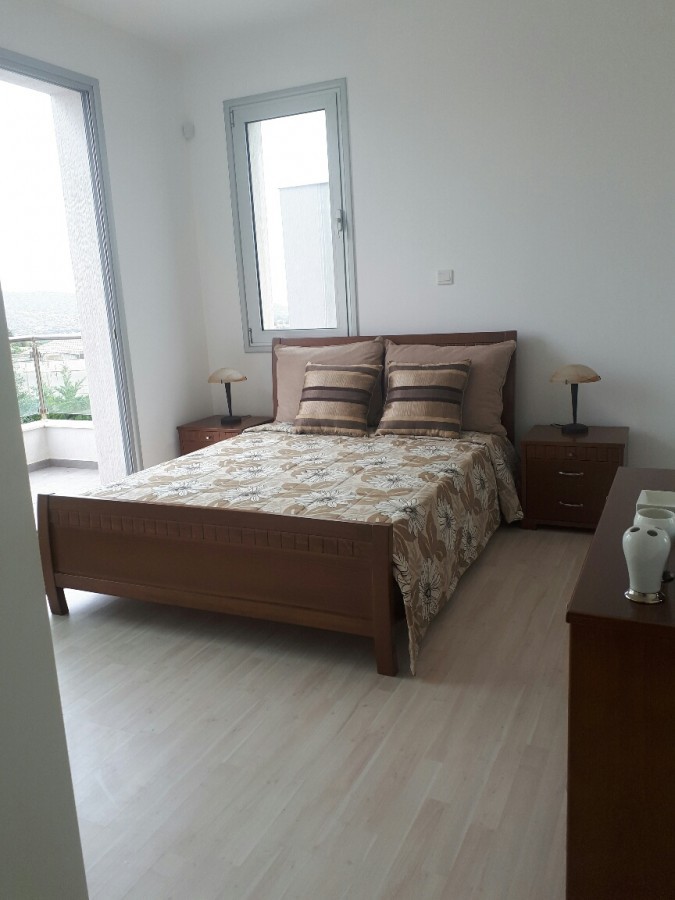 372047-town-house-for-sale-in-select-location_full