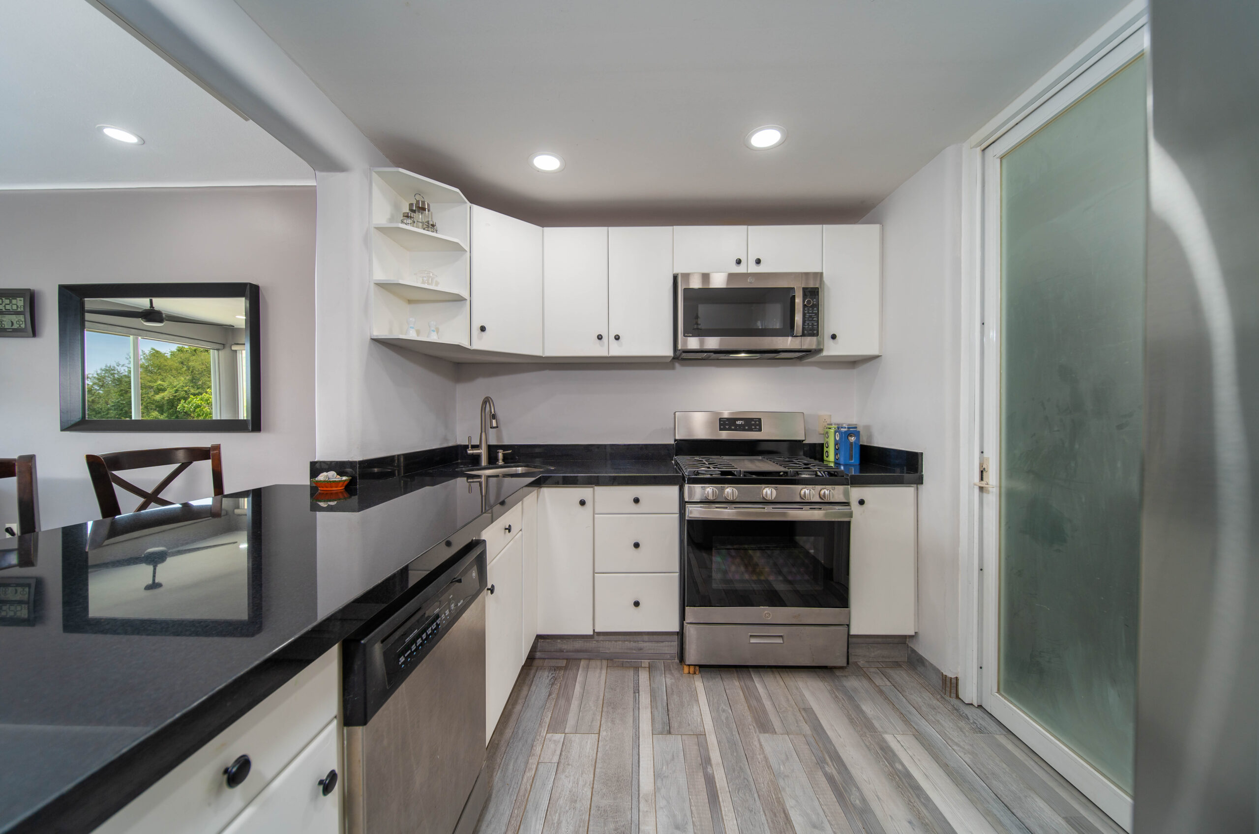 4-Bed-Santa-Cruz-Beach-View-Condo-Listing-14-scaled-1