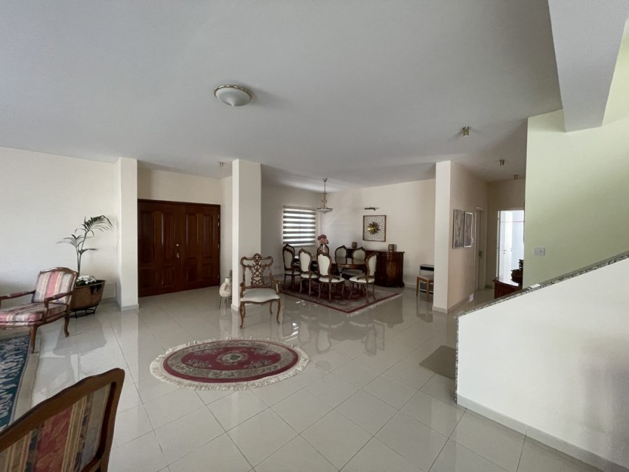 401801-detached-villa-for-sale-in-select-location_full