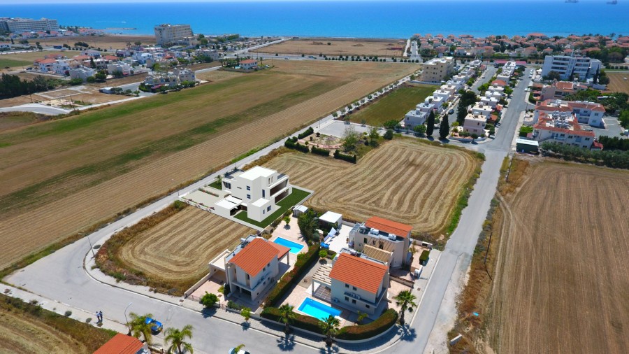 448527-detached-villa-for-sale-in-select-location_full