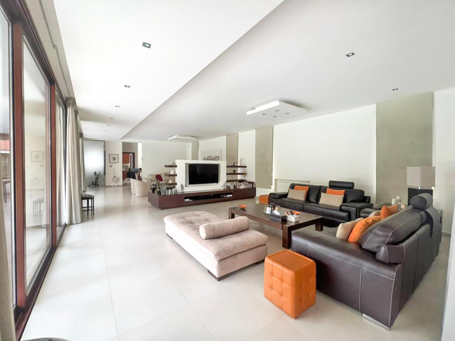 4495f67c-f33b-4d24-9c82-0692df00b403-copy-large